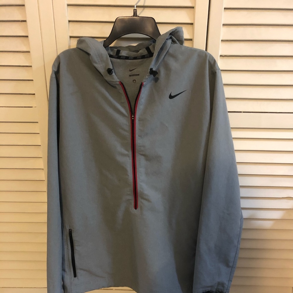 Nike Men’s Pullover Jacket with hood
